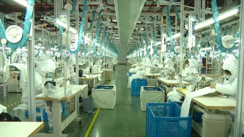 服裝廠緊急轉產防護服，員工傾情奉獻共克時艱